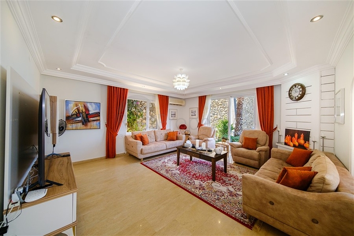 Меблированная вилла планировкой 4+1 в районе Каргыджак