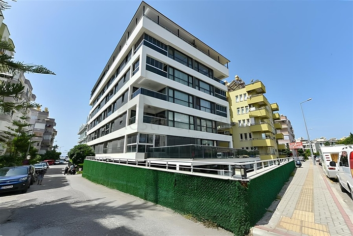 Квартира 2+1 с отдельной кухней в 50 метрах от моря в центре Алании