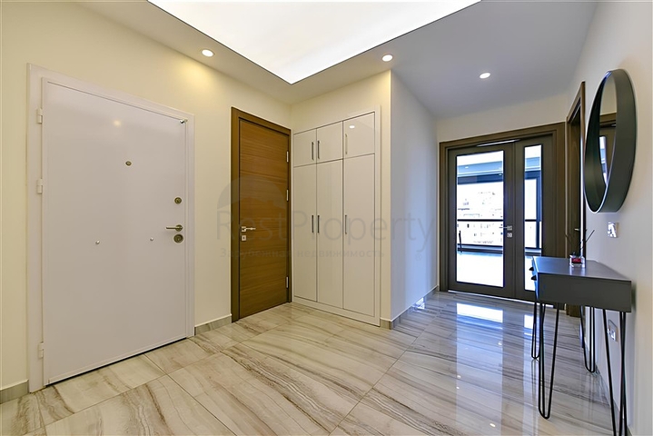 Квартира 2+1 с отдельной кухней в 50 метрах от моря в центре Алании