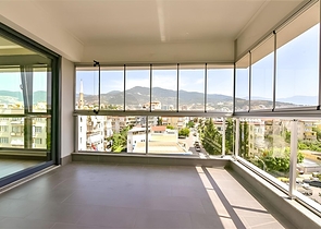 Квартира 2+1 с отдельной кухней в 50 метрах от моря в центре Алании