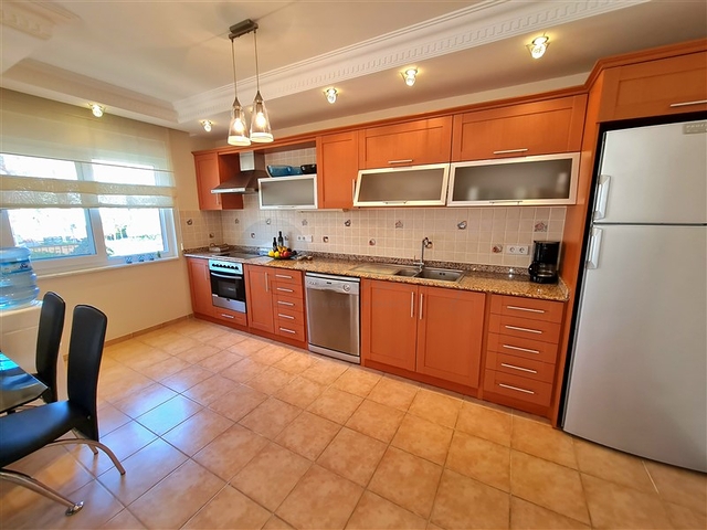 Квартира в открытом под ВНЖ районе в 600 метрах до моря