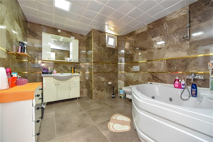 Просторная вилла в Махмутларе- идеальный выбор для большой семьи