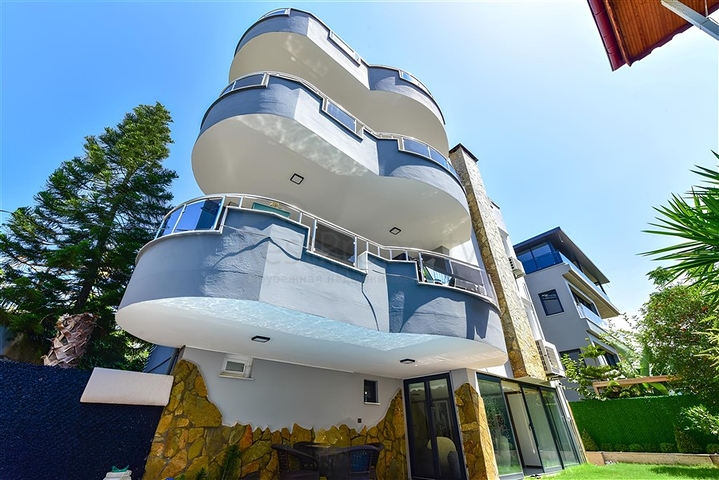 Просторная вилла в Махмутларе- идеальный выбор для большой семьи