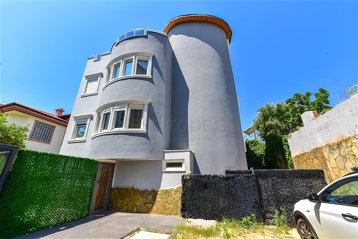 Просторная вилла в Махмутларе- идеальный выбор для большой семьи