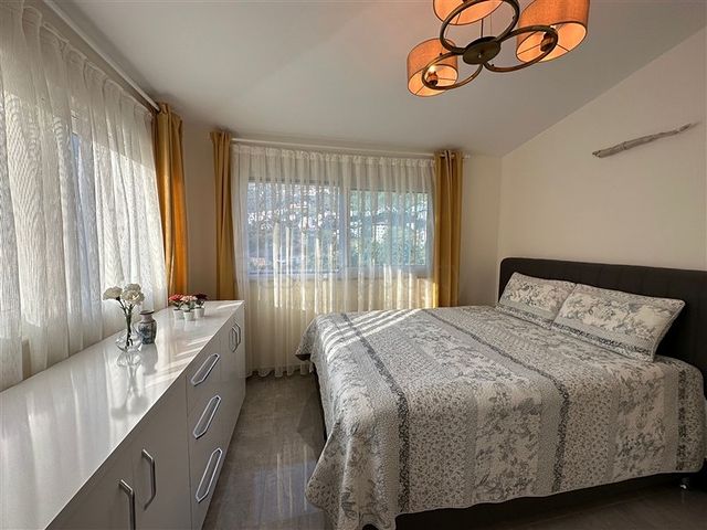 Вилла в центральной части Алании с видом на море