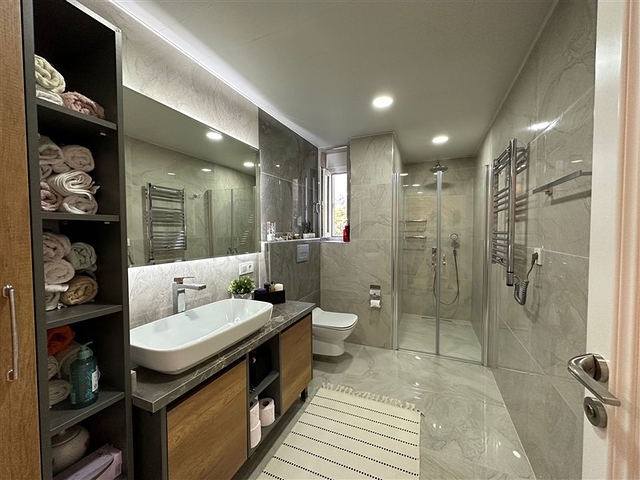 Вилла в центральной части Алании с видом на море