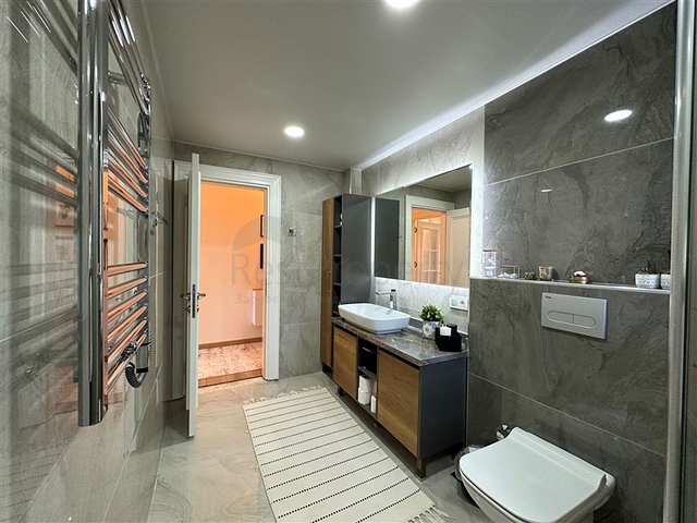 Вилла в центральной части Алании с видом на море