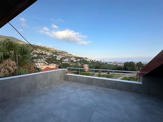 Вилла в центральной части Алании с видом на море