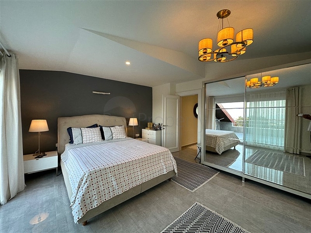 Вилла в центральной части Алании с видом на море