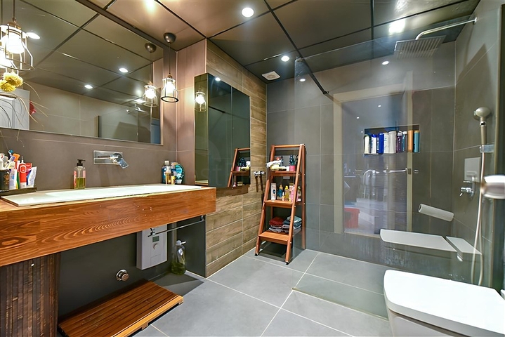 Светлая просторная квартира в районе Тосмур