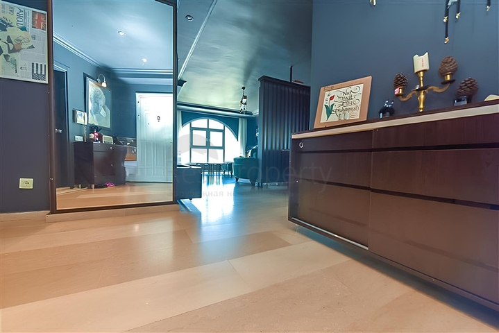 Светлая просторная квартира в районе Тосмур