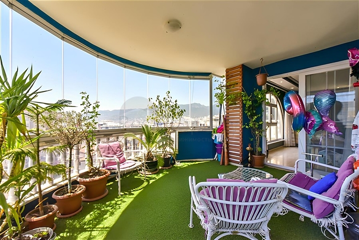 Светлая просторная квартира в районе Тосмур