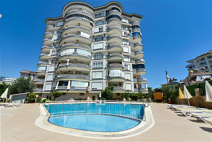 Светлая просторная квартира в районе Тосмур