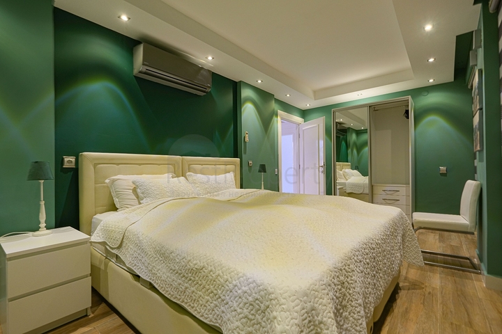 Вилла планировкой 3+2 в центре Алании с видом на Средиземное море