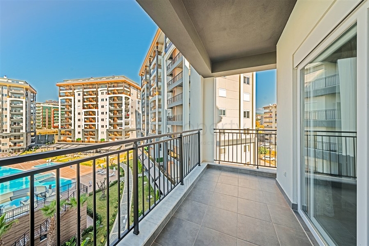 Трехкомнатная квартира в новом комплексе Авсаллара