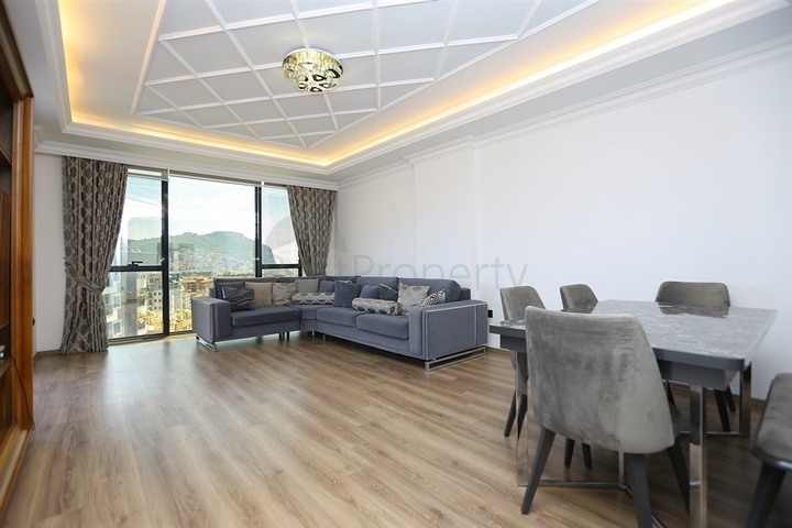 Квартира планировкой 3+1 с отдельной кухней в центральной части Алании