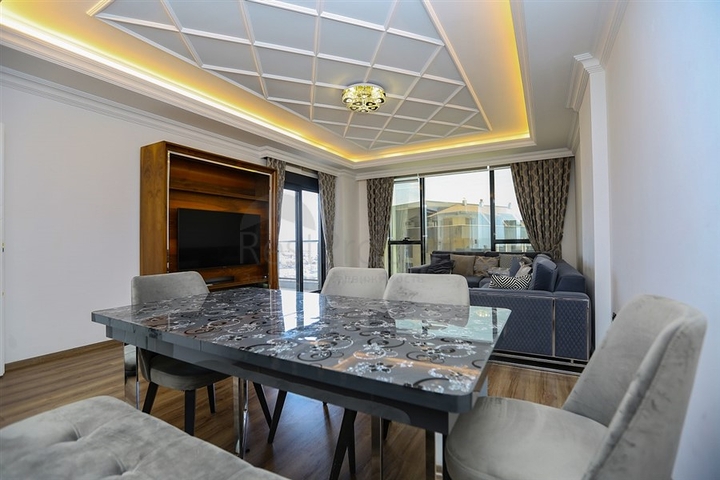 Квартира планировкой 3+1 с отдельной кухней в центральной части Алании