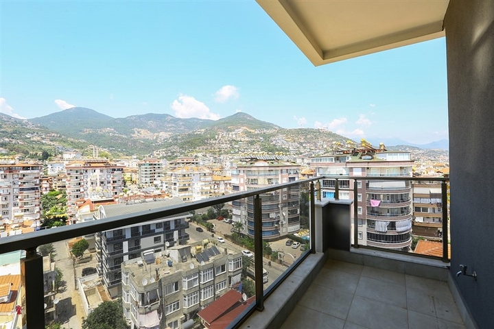 Квартира планировкой 3+1 с отдельной кухней в центральной части Алании