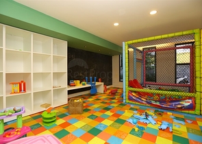 Квартира планировкой 3+1 с отдельной кухней в центральной части Алании