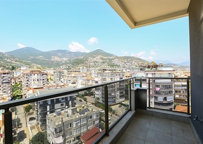 Квартира планировкой 3+1 с отдельной кухней в центральной части Алании