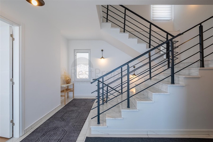 Идеальный дом у моря: эксклюзивная вилла в популярном районе Оба