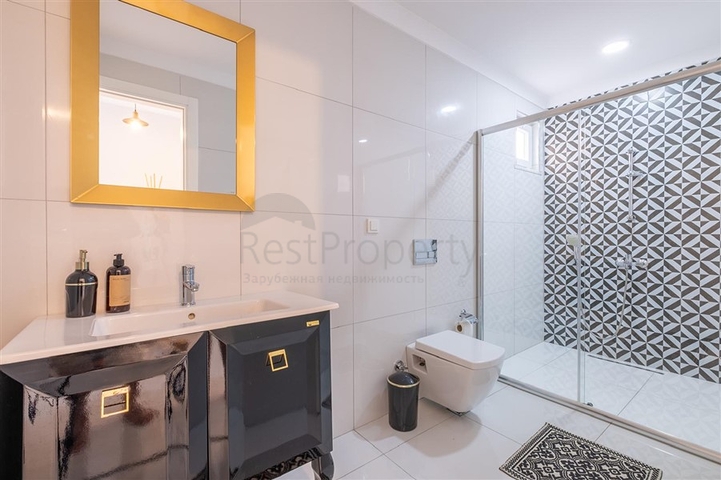 Идеальный дом у моря: эксклюзивная вилла в популярном районе Оба