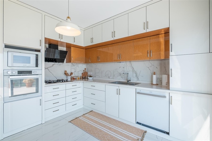 Идеальный дом у моря: эксклюзивная вилла в популярном районе Оба