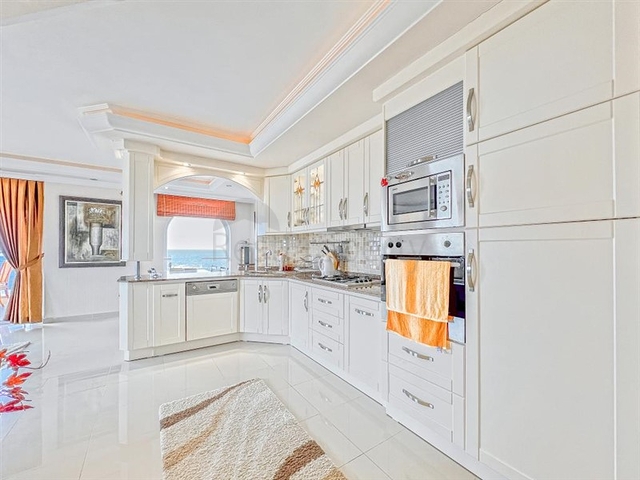 Квартира 2+1 с видом на море в районе Махмутлар