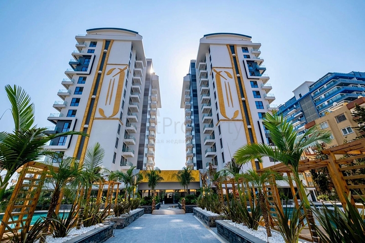 Трехкомнатная квартира на первой береговой линии