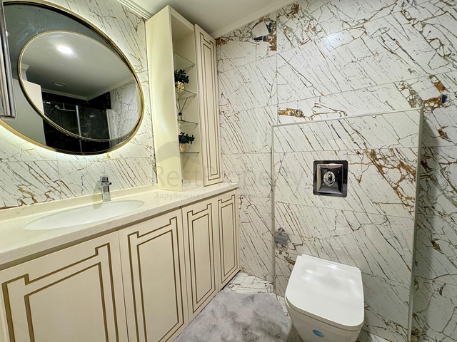 Трехкомнатная квартира на первой береговой линии