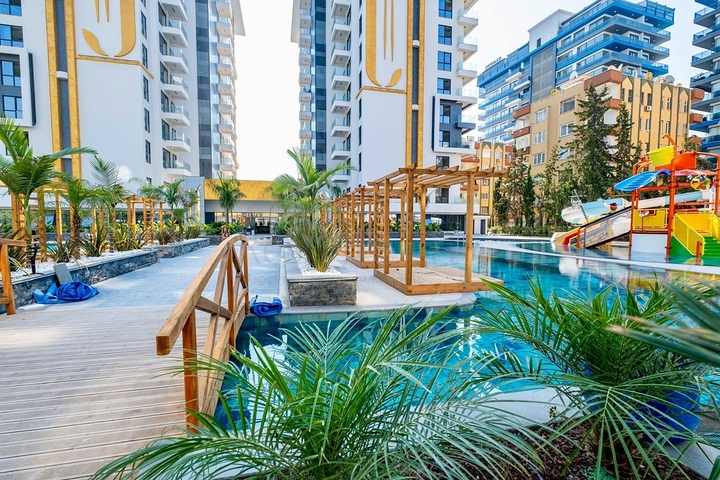 Трехкомнатная квартира на первой береговой линии