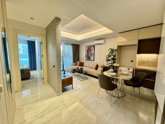 Трехкомнатная квартира на первой береговой линии