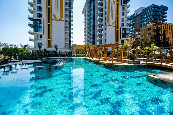 Трехкомнатная квартира на первой береговой линии