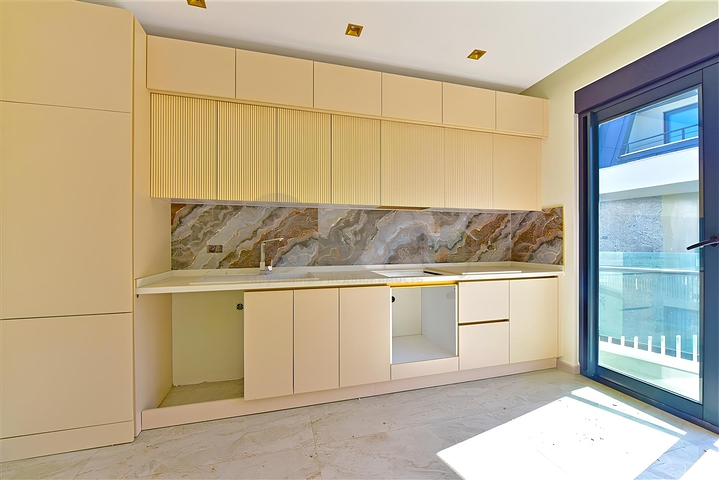 Пентхаус 2+1 в комплексе премиум класса в центре Алании 