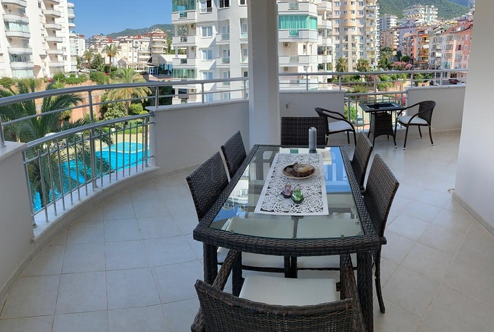 Трехкомнатная квартира в Джикдилли 