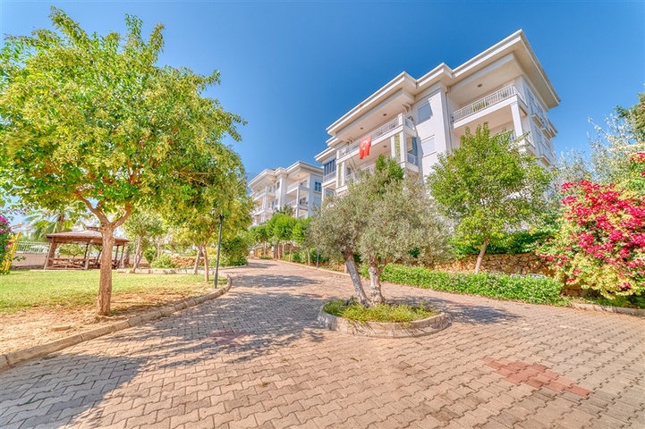 Четырехкомнатный пентхаус в районе Оба