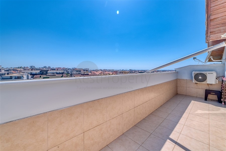 Четырехкомнатный пентхаус в районе Оба