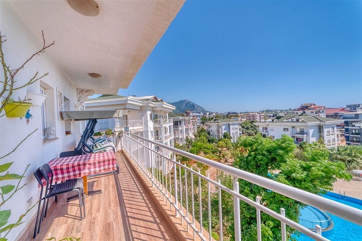 Четырехкомнатный пентхаус в районе Оба