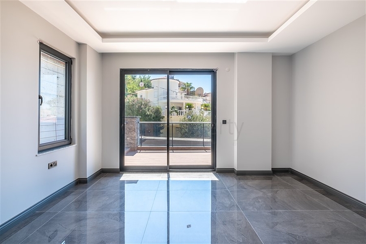 Роскошная вилла с захватывающим видом на море в Каргыджаке