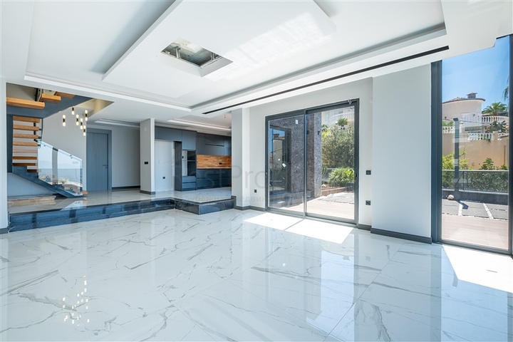 Роскошная вилла с захватывающим видом на море в Каргыджаке