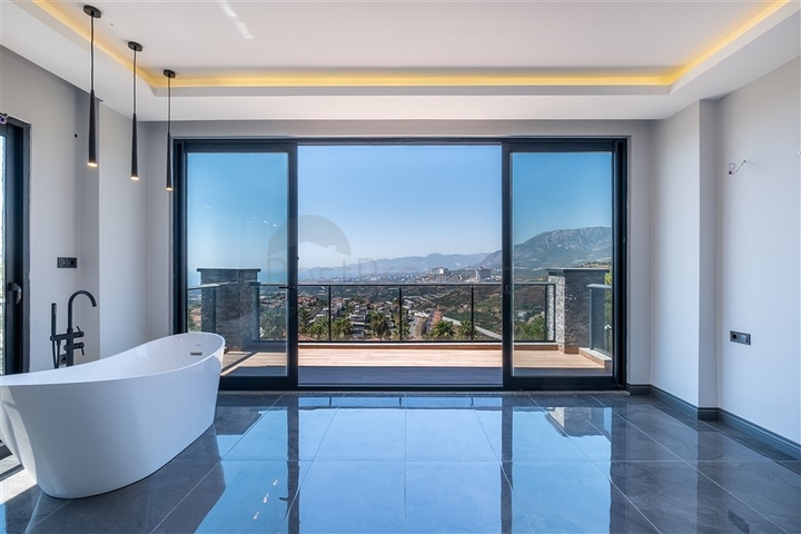 Роскошная вилла с захватывающим видом на море в Каргыджаке