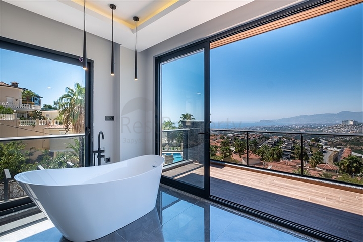 Роскошная вилла с захватывающим видом на море в Каргыджаке