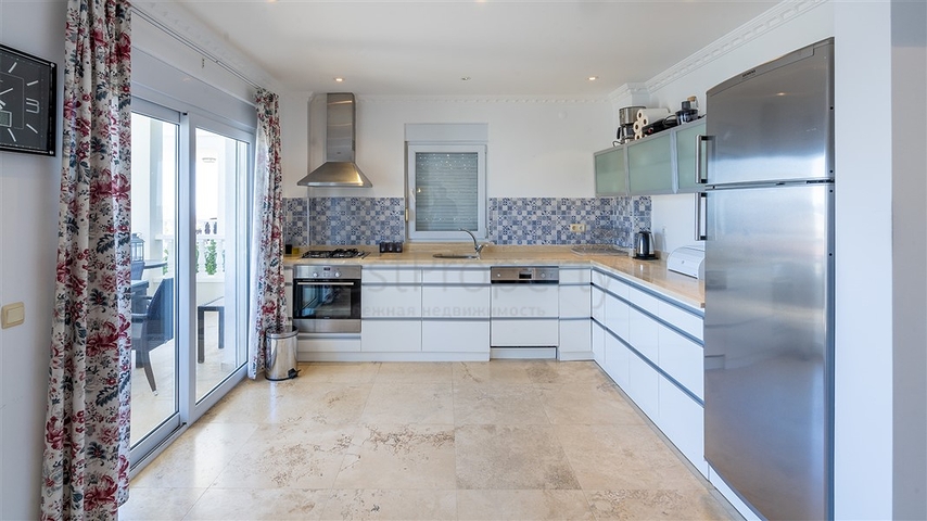 Трехкомнатная квартира в районе Джикджилли 