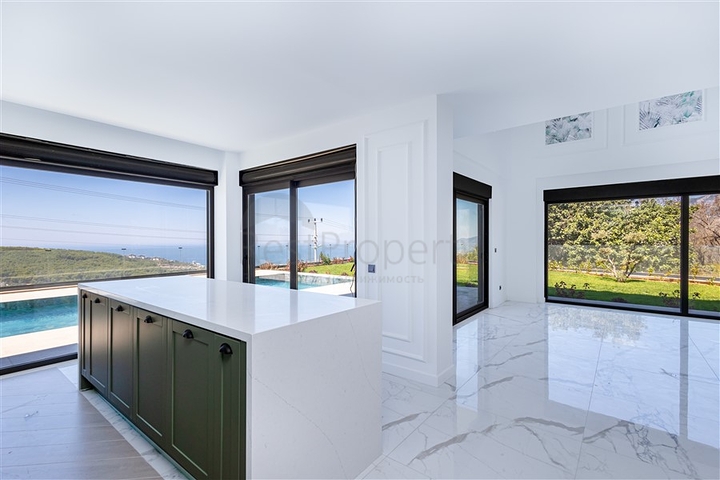 Просторная вилла в Каргыджаке с восхитительным видом на море