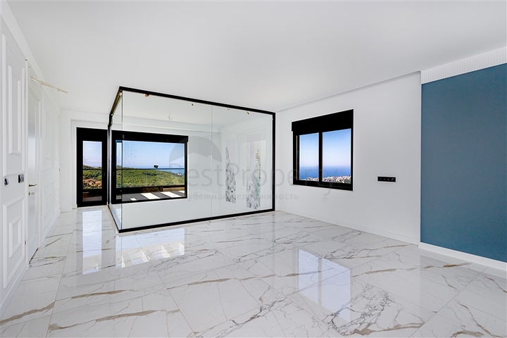 Просторная вилла в Каргыджаке с восхитительным видом на море