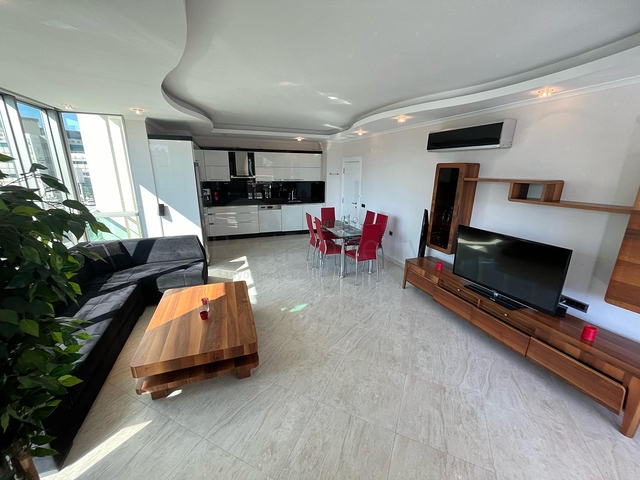 Трехкомнатная светлая квартира в районе Оба