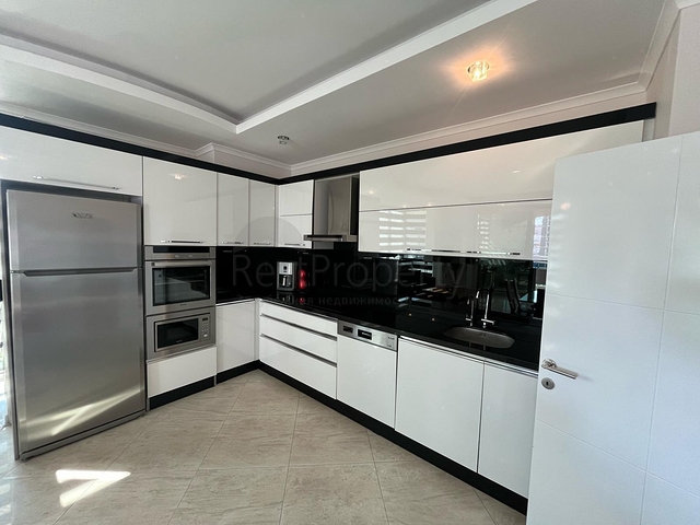 Трехкомнатная светлая квартира в районе Оба