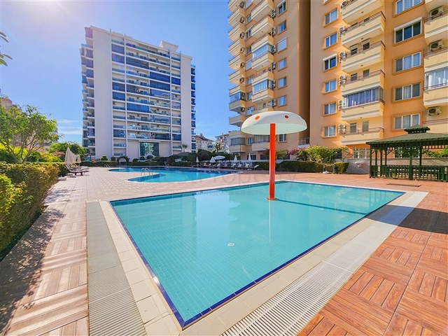 Двухкомнатная квартира в 200 метрах от моря в Махмутларе