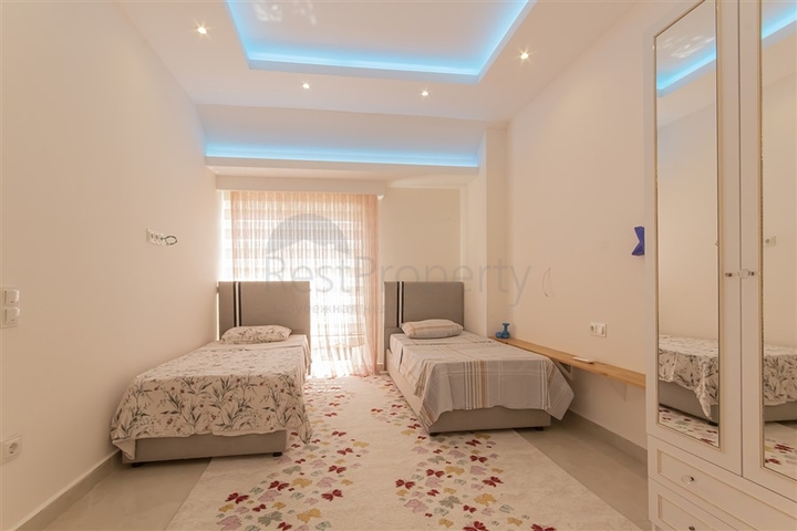 Роскошный пентхаус 3+2 в популярном районе Махмутлар