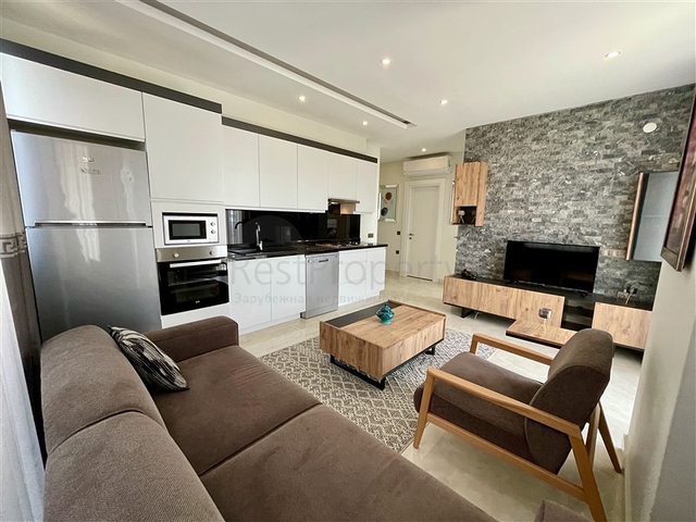 Трехкомнатная квартира в 20 м от моря